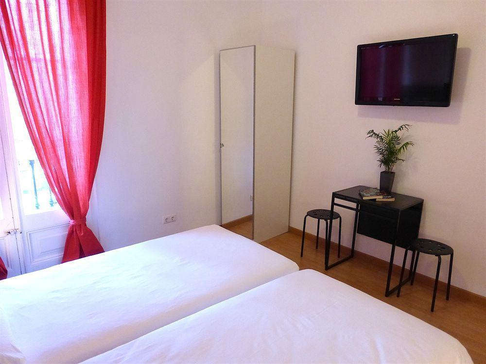 Super Balmes Guest House Barcelona Exterior foto