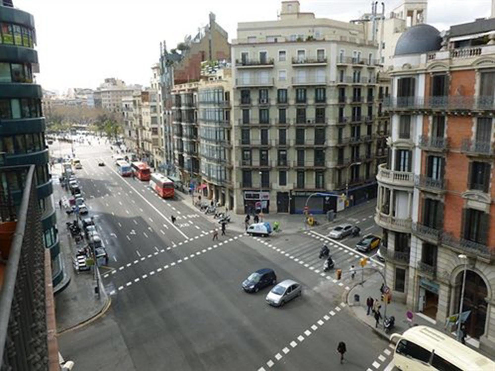 Super Balmes Guest House Barcelona Exterior foto