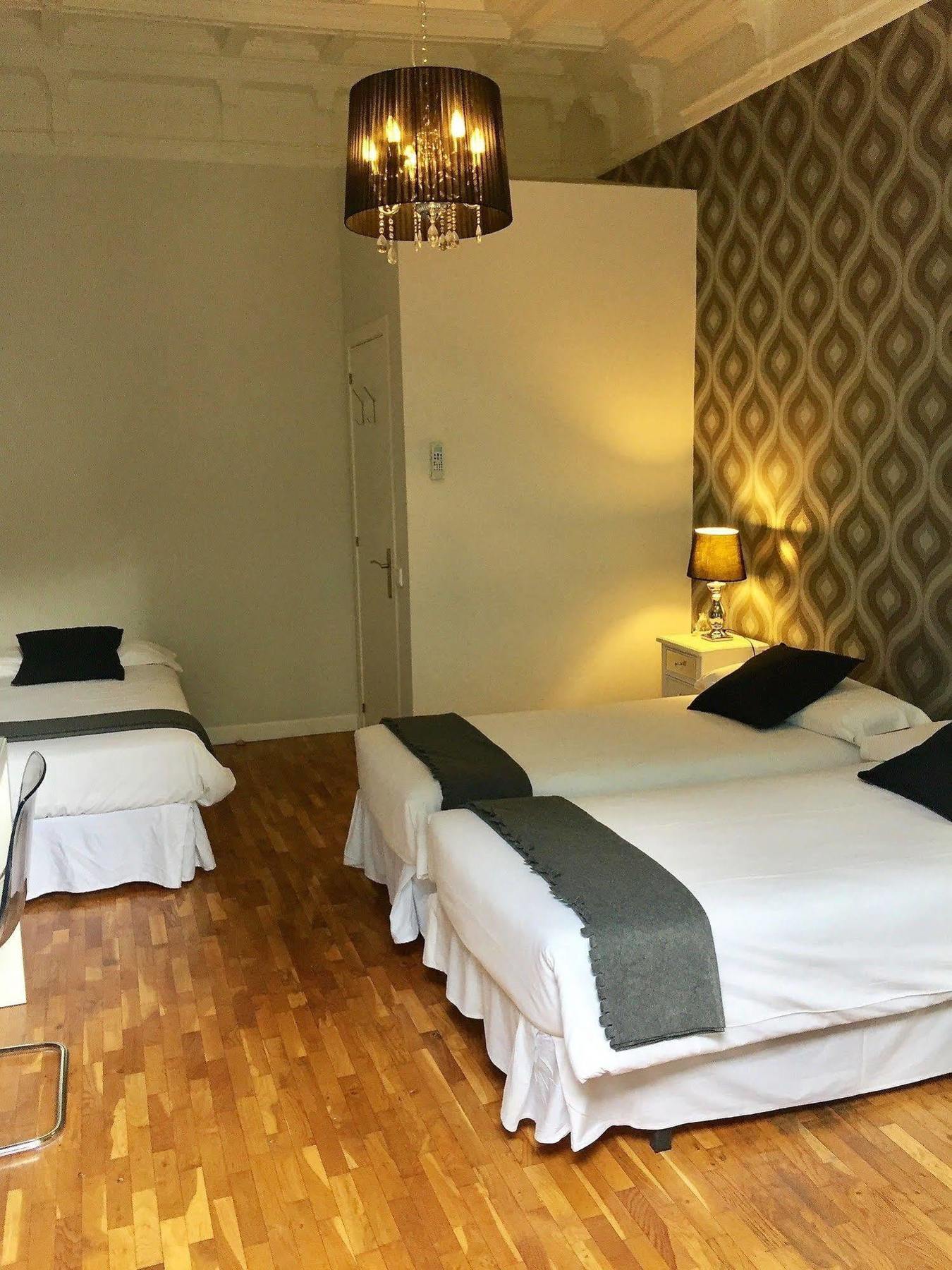 Super Balmes Guest House Barcelona Exterior foto