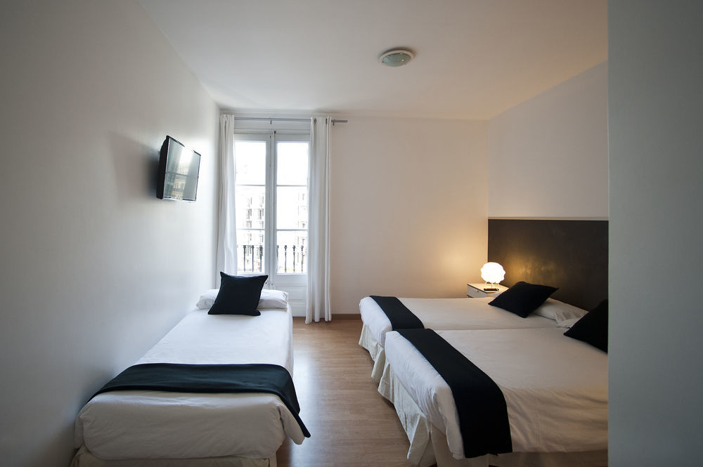 Super Balmes Guest House Barcelona Exterior foto